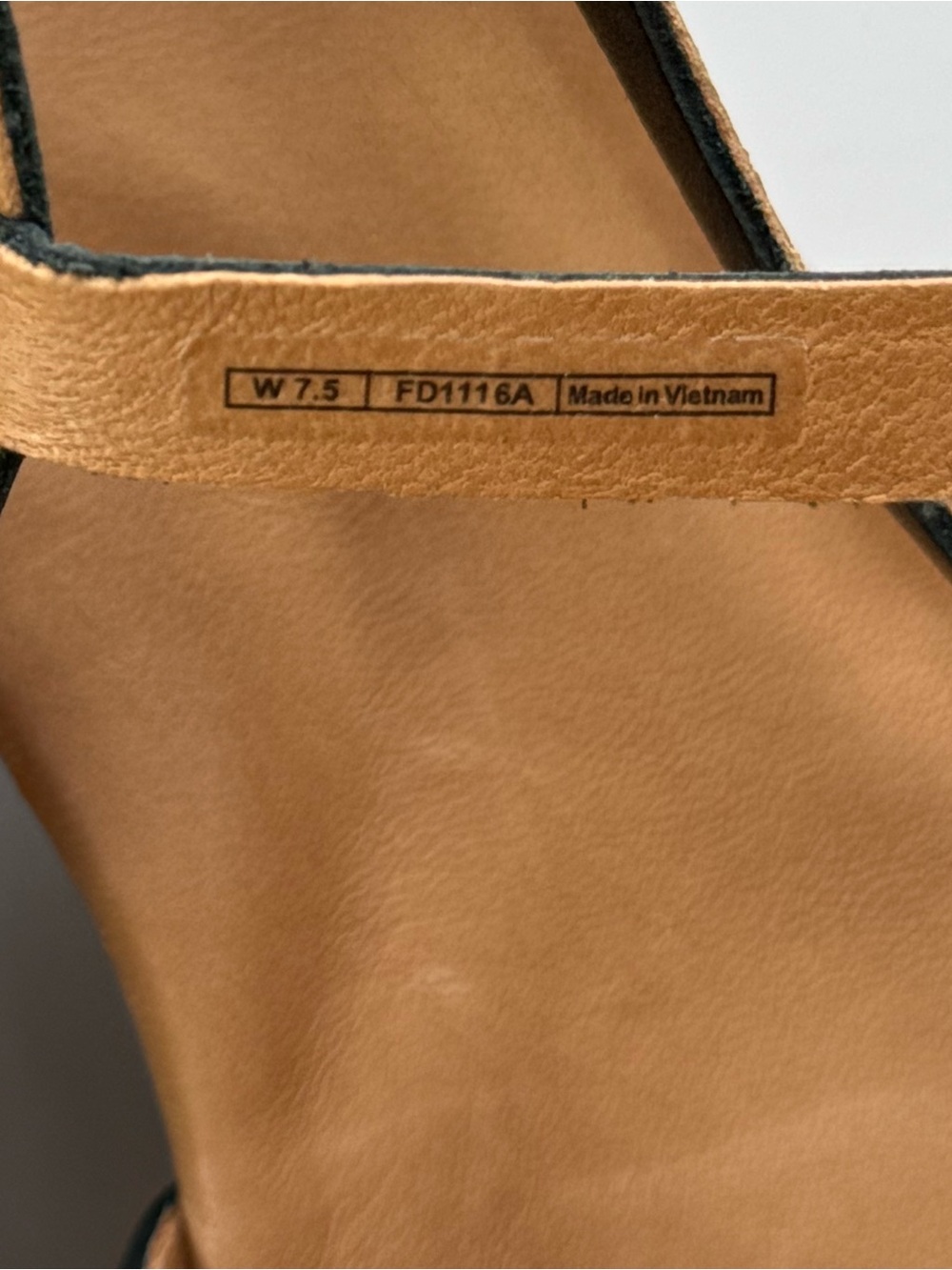 UGG Brigitte Wedge Sandals Leather Cork Platform Black Tan 7.5 - Picture 6 of 7